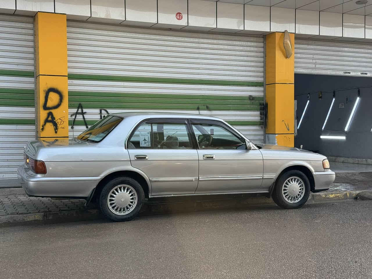 السلام عليكم للبيع ارنب يسار اصلي  رقم صلاح الدين راعيه الشرعي بل شرگاط السياره مصبوغه عام محرك وگير خير من الله سياره حلوه سستم سماعات كهربائيات كله شغاله السياره نصبه وشلعه ما شاء الله 
        السعر(72)وبيه مجال 

للاستفسار 
***********
