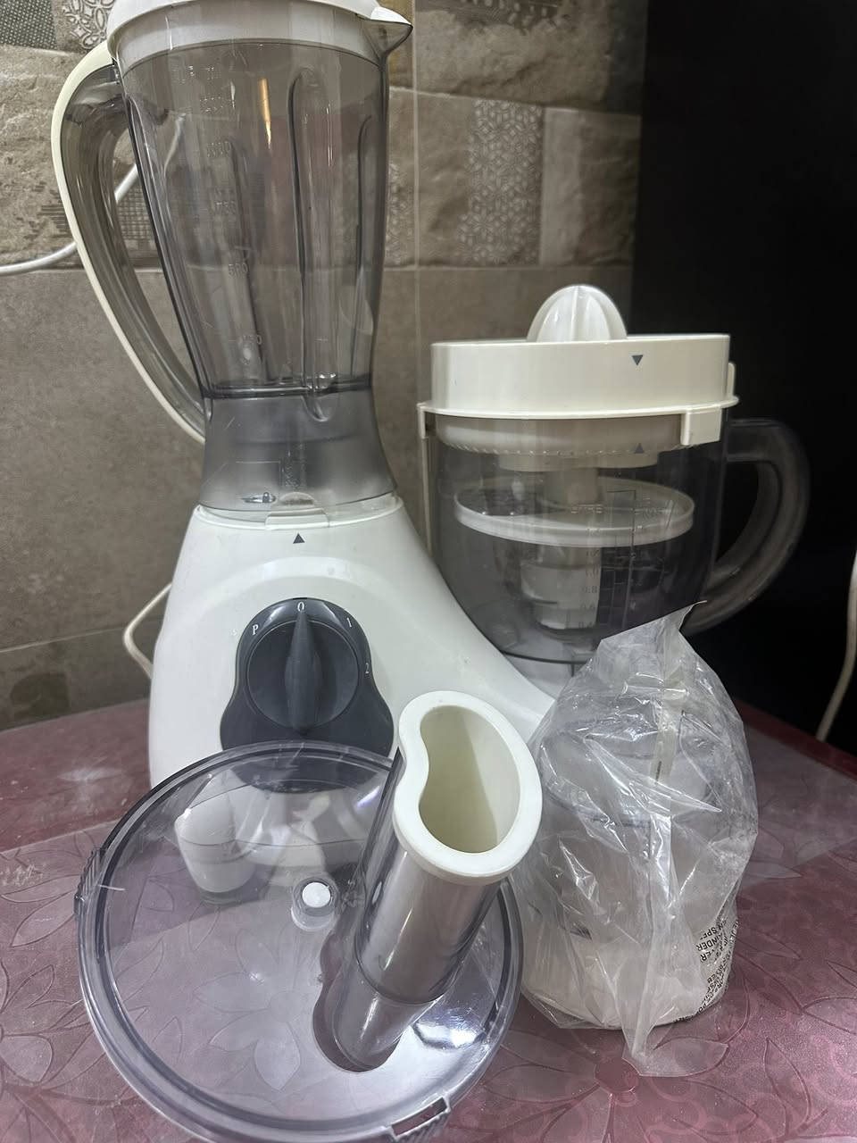 ست البيت صناعة المانية عبارة عن خلاط ومحضرة طعام وطاحونة جديدة غير مستعمل بالباكيت وشغال للبيع بسعر ٤٠ الف


**إذا كنت صاحب هذا الإعلان وتريد حذفه لأي سبب، رجاءا أرسل رسالة إلى الدعم الفني**