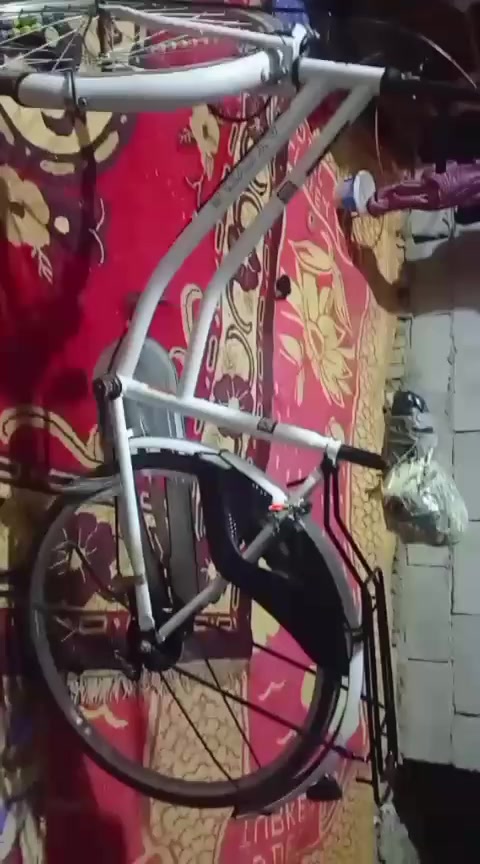 السلام عليكم بيسكل للبيع السعر 90 و بي مجال الشراي ***********
