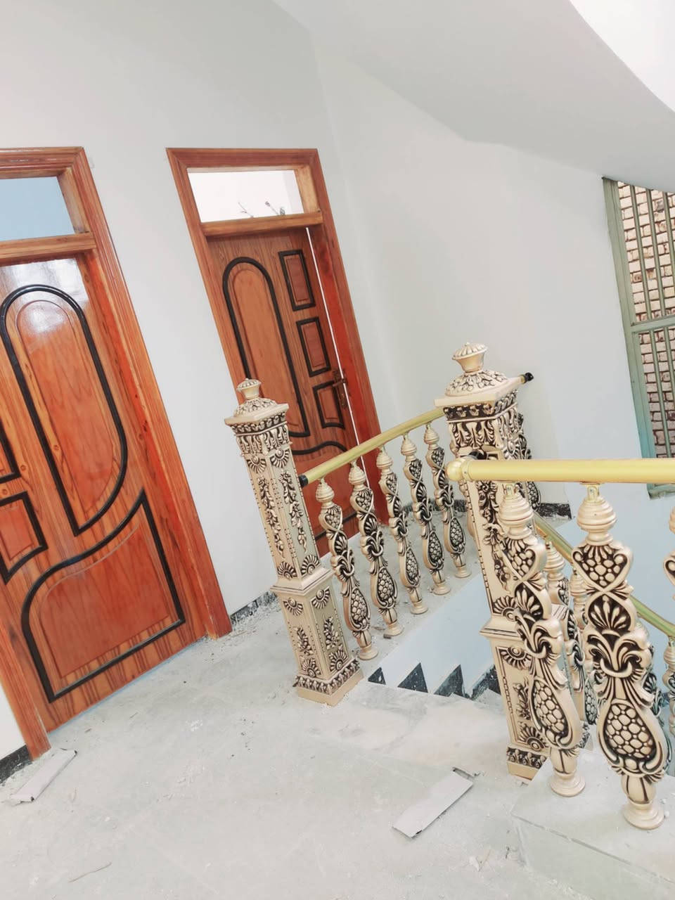 للبيع بيت تحفه
بيت مساحته ١٥٠م طابقين

بناء حديث كونكريت مسلح

يقع في الاسكان الصناعي النزله الأولى

بداية النزله الأولى قرب جامع

يحتوي طابق الأول على غرفتين وصاله ومطبخ وصحيات داخليه وخارجيه واستقبال

طابق ثاني ٤ غرف وصاله وصحيات

موبايل للاستفسار ***********
