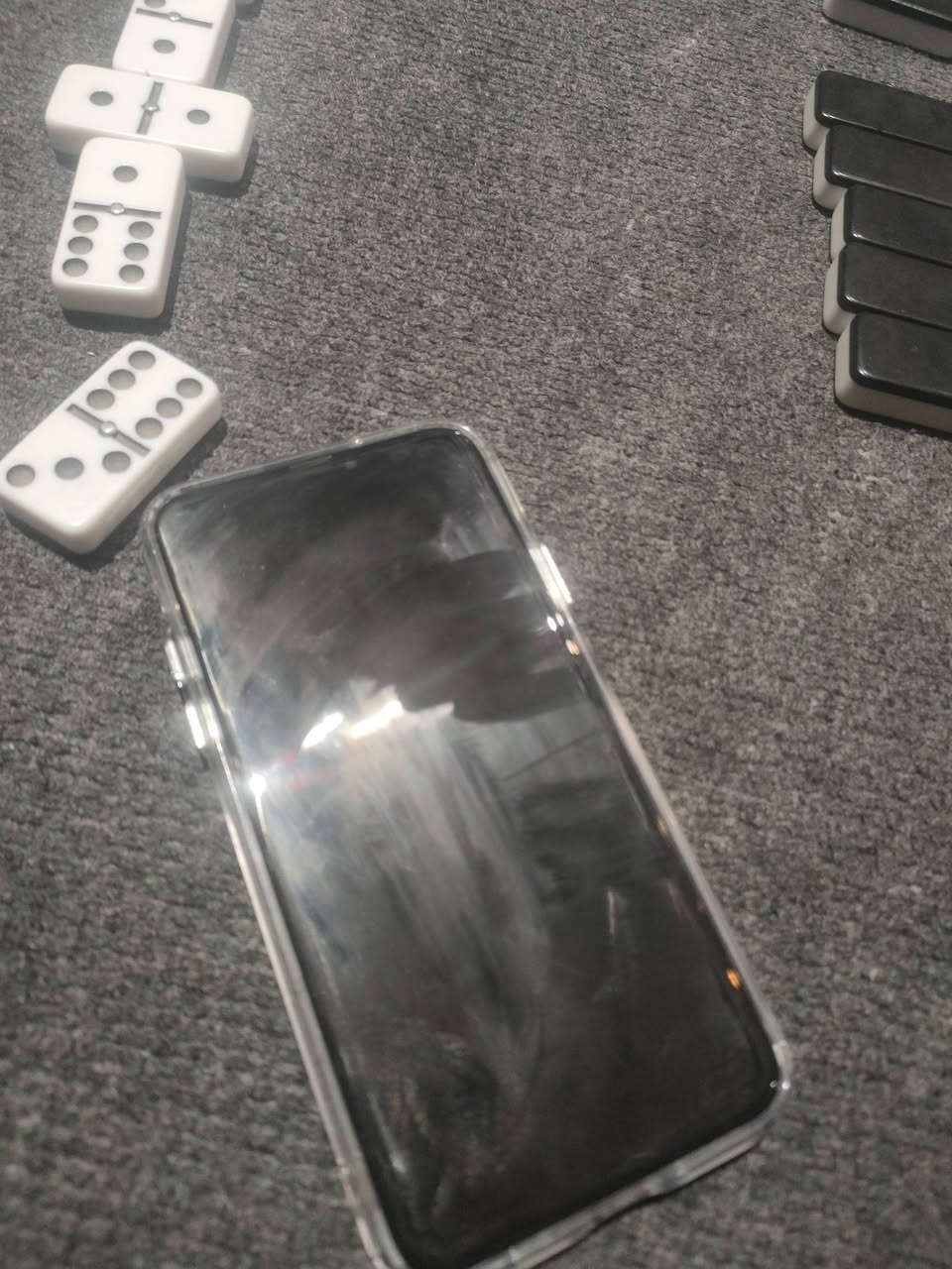 سلام عليكم ايفون ١١ برو ماكس للبيع 
مبدل شاشة اصلية ٣ خيارات 
ذاكرة ٢٥٦

بطارية ٧٣٪شحنة كلش زين

جهاز كلش نظيف ولا شخط بي شرط كله شغال انطي بي ضمان شكد متريد 
ويا سماعات ايربود + ساعة صناعة الأماني وياهة ٣ سيورة ربط عربي 

السعر ٣٠٠ 
مكاني بغداد العبيدي 
الرقم ***********
