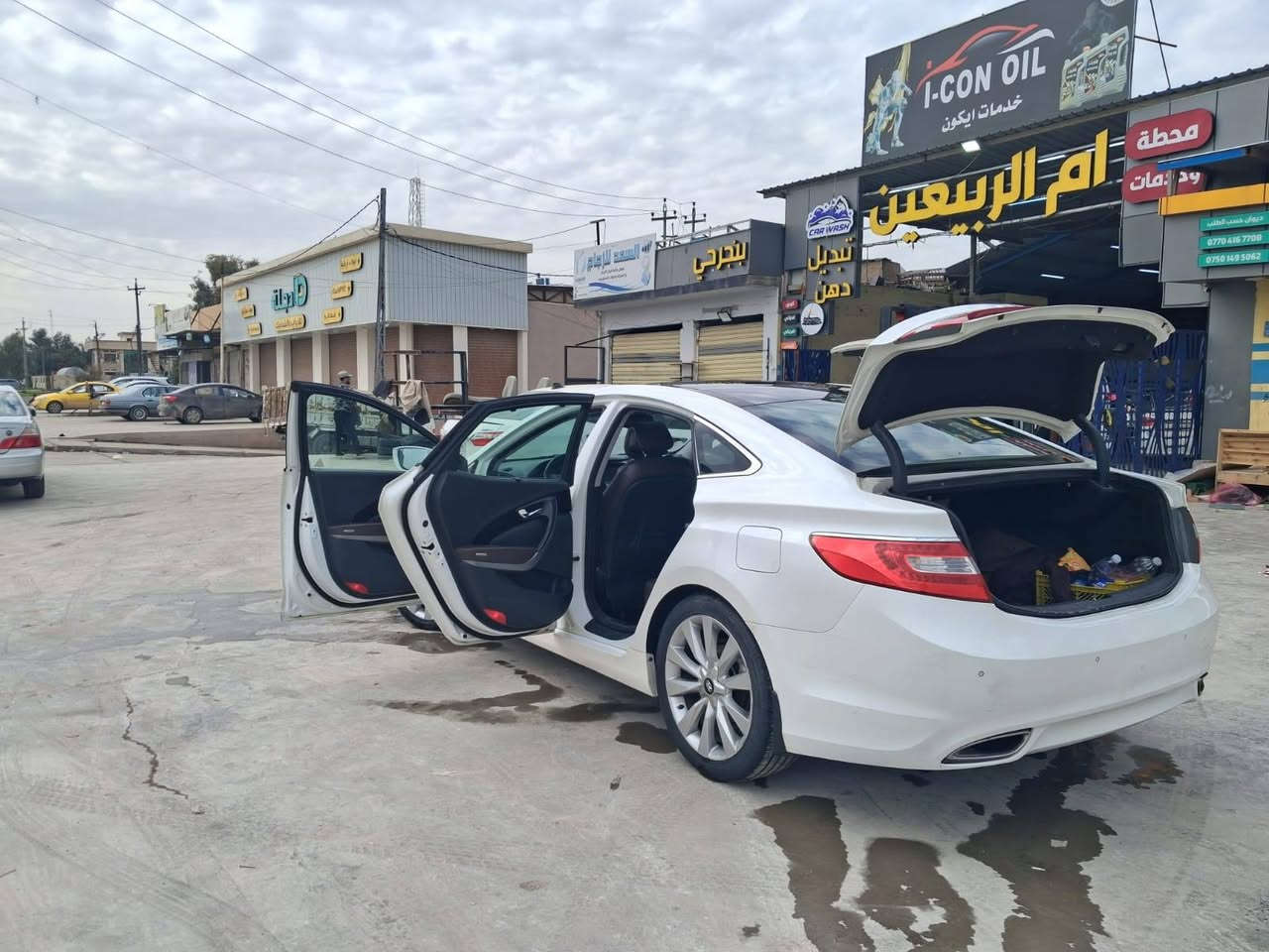 ازيرا خليجي 2015
فول مواصفات  
كشنات جلد كهربائية  تدفئة وتبريد
بانوراما
شاشة
كاميرا خلفية 
اضاءة زينون و LED
 ويل 19
نظام دخول وتشغيل ذكي 
حساسات امامي وخلفي 
تثبيت مسار 
هاند بريك بصمة
اوتوهولد
ماشية: 120 الف كيلو 
بدون ظرر بدون صبغ بدون اي ملاحظة  
كلين كفالة عامة.
 الاستفسار على واتساب  
***********
