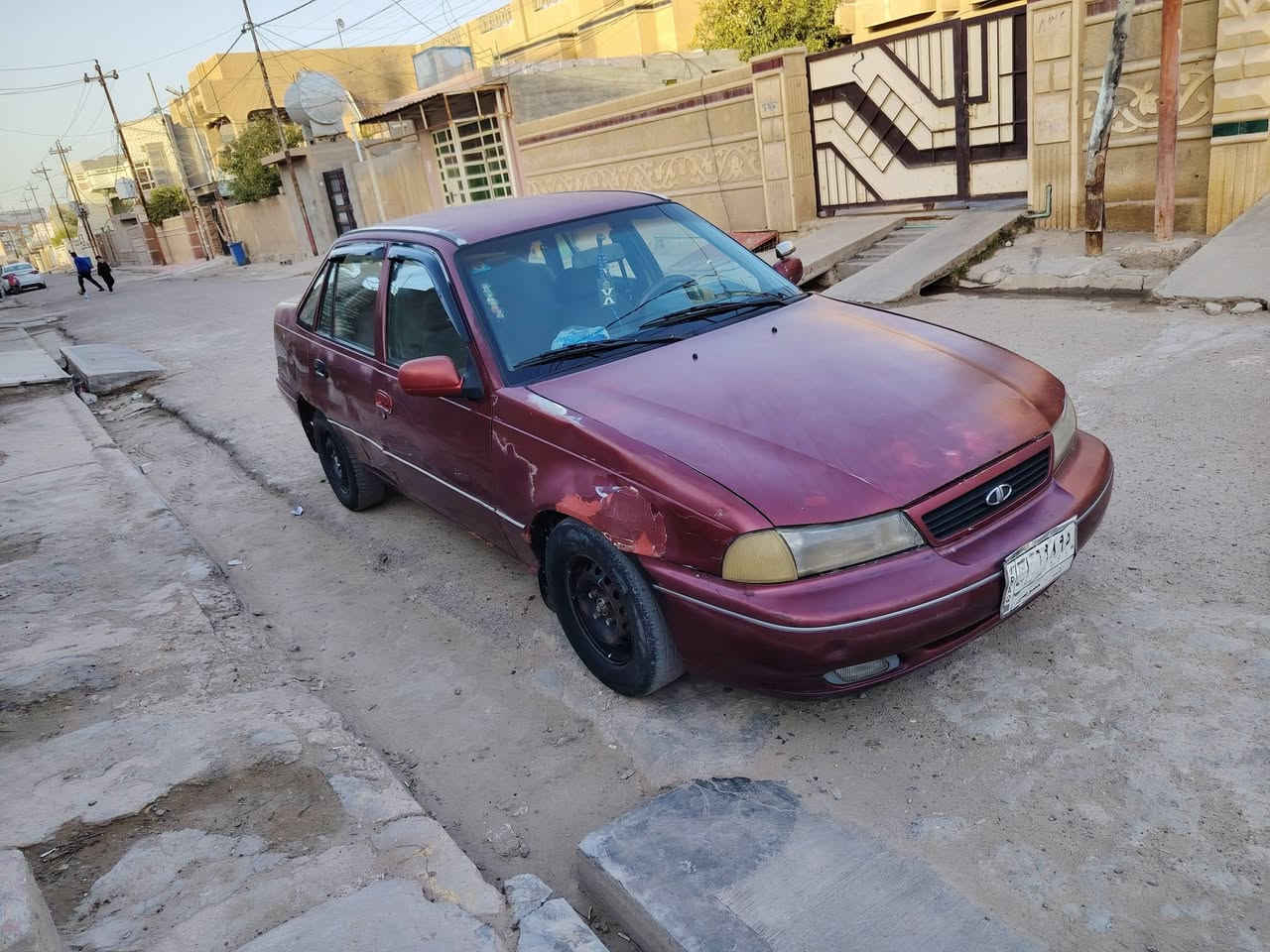 السلام عليكم.
من رخصة الأدمن  سياره للبيع
نوع دايو سلو موديل ١٩٩٤ تحويل  وكاله مترهم  
سيارة بلاديه   كلشي بيها يشتغل  
كهربائيات  كلها شغاله   منظومة تبريد كامله بس تحتاج كمبريسر رقم أنبار   ألماني    تجي وجيك
مكاني فلوجة حي العسكري. السعر ٢٢ ورقه وبيها حك الجيه   
***********
