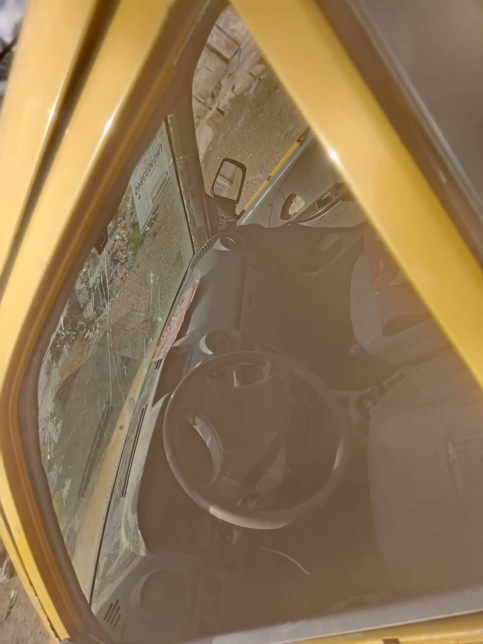 سلام عليكم سايبه للبيع السعر 700 المكان بغداد رقم الهاتف ***********
