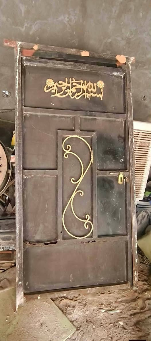 اسلام عليكم بيبان للبيع نضيفات كلش ومتاسبات كلمن وسعره مكاني ناصريه مركز. ***********
