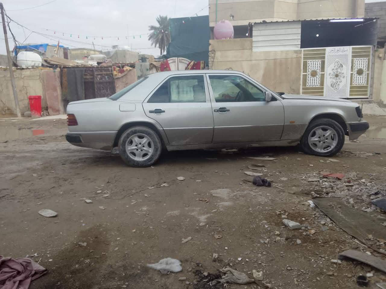 السلام عليكم سيارة برنس موديل ٨٩ بغداد الامين الثانيه سعر ٣٠ ورقه رقم ***********
