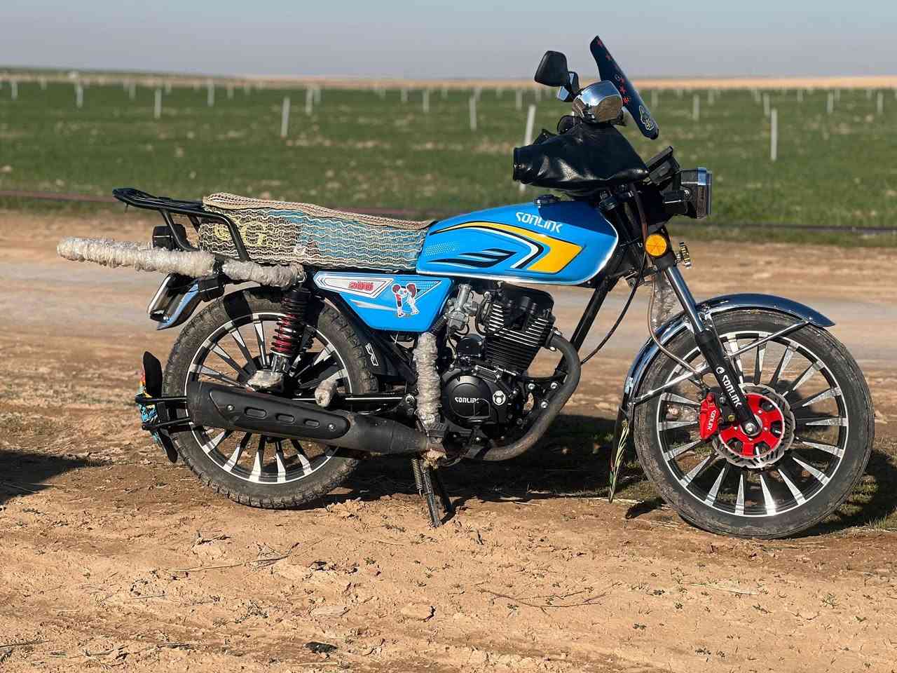 السلام عليكم للبيع موطور سولنك موديل 2024فول مواصفات كلو شرط ومكفول كفاله عامه من كهربائيات ومحرك وكشر لايت زينون محرك أسود جواكيج حجم المحرك 200 لا مكلوب ولا مدايع علا صفحه شرط للاستفسار ألخاص مفتوح أو الأتصال علا الهاتف ***********
