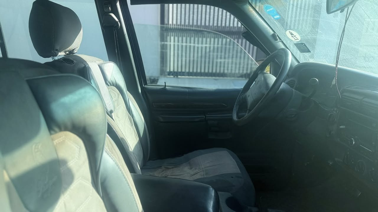 سلام عليكم ورحمة الله فورد اكسبلور محرك جديد شرط كله بلادي موديل 99سنويه بأسمي شرط التحويل رقم انكليزي كوبون بنزين رايدها @@53مكاني كركوك وبيها مجال رقم ***********
