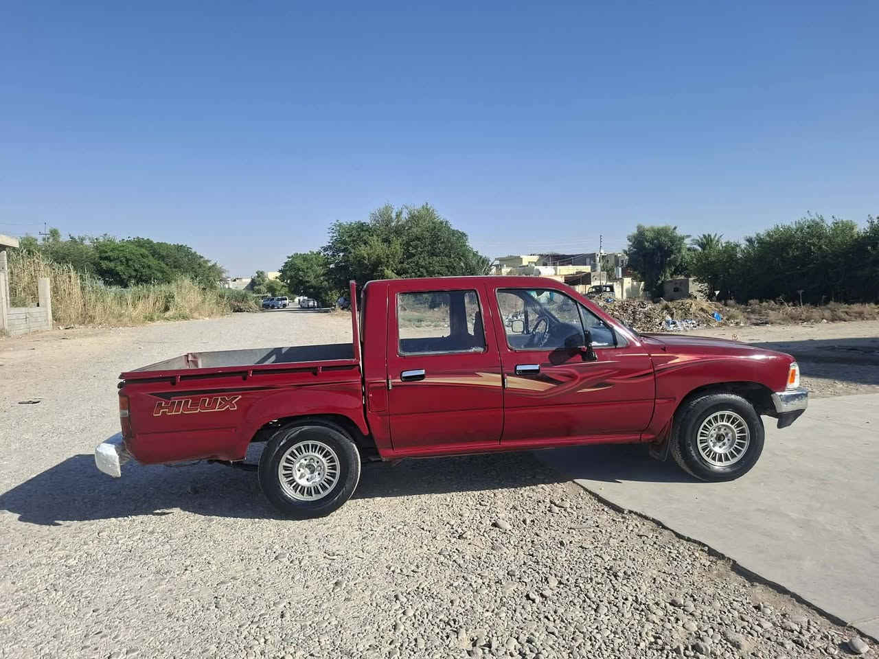 تۆێتا مۆدیل 1991 مەکینەو کێڕو عەکسلی بێ عەیبە جوار تایەی تازەو بیعەیبە تەقەو ڕەقەی  تید نیە بێ عەیبە بێ سەرەتایە بەشەری دزێنی و ماڵی کەس نیە سعری 24 گەڵاو تۆزی مەعامەلە ژمارە ***********
ژم ***********
