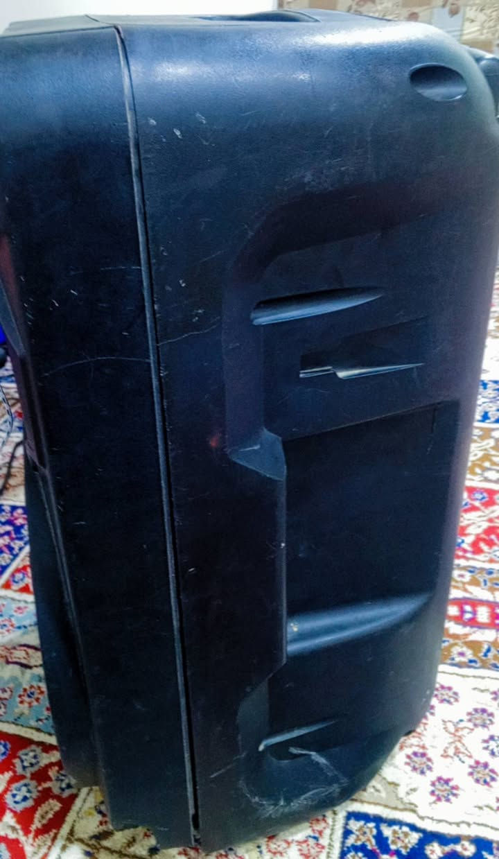 سلام عليكم دي جي كبير كامل شغال فقط صوت مابي يحتاج تنضيف من داخل قيم سعره وأخذ


**إذا كنت صاحب هذا الإعلان وتريد حذفه لأي سبب، رجاءا أرسل رسالة إلى الدعم الفني**