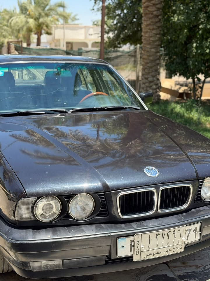 سلامً عليكم BMWبيئمً للبيعً
اللون اسودً
مرقمً تحويل مباشر
موديل1996
الصبغ جاملغ وبابً خلفي صفحت السائق
محرك صقر موديل المحرك2002
كشناتً جلد كهرباء واتماتيكً 
السياره حلو جديده
عايزهً بس خيال
السعر 75
الاتصال ***********
***********
