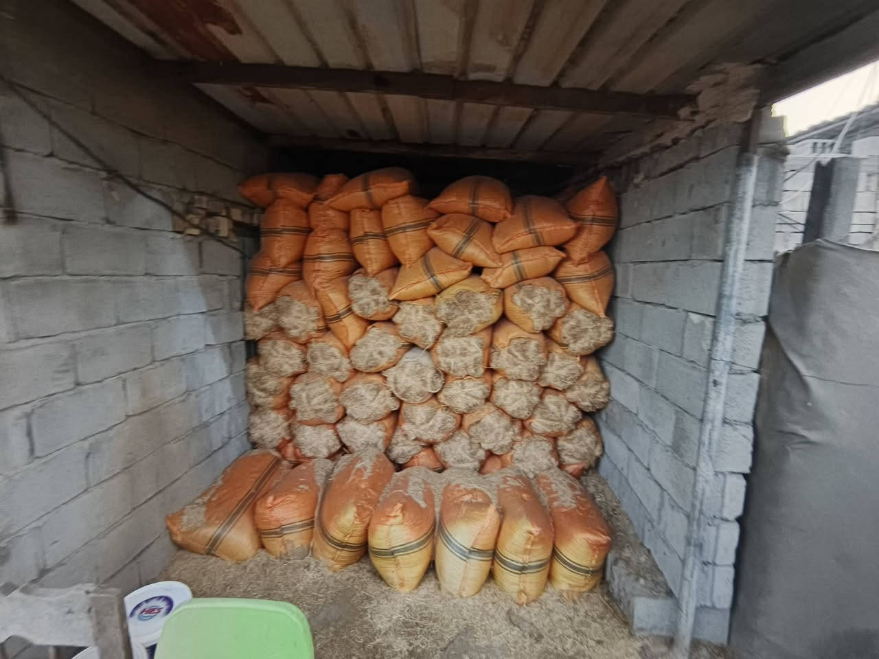 السلام عليكم
حقل مال ابقار للبيع 

المساحه 325

سند طابو زراعي 

غرفه مال تبن مع غرفه استراحه مع بير ماء
العنوان صلاح الدين قضاء بلد قرب البرندس

الاستفسار ‏‪***********‬‏
