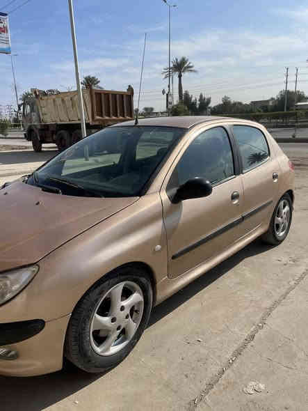 للبيع بيجو 206 
سلام عليكم للبيع بيجو 206 موديل 2004 
السياره مصبوغه عام وهسه مسوين اله ادامه 
صدر امامي خلفي ✅
عبوه فيتبم جديده ✅
نوزلات بلكات مجاول ✅ 
قاعده فيوزات مال تفصيخ ✅
جويتر  ✅
السياره صبغته كلش حلوه وكشرها نضيف 
رقم بغداد مشروع وطني 
السعر : 41 وبيها مجال 
***********
