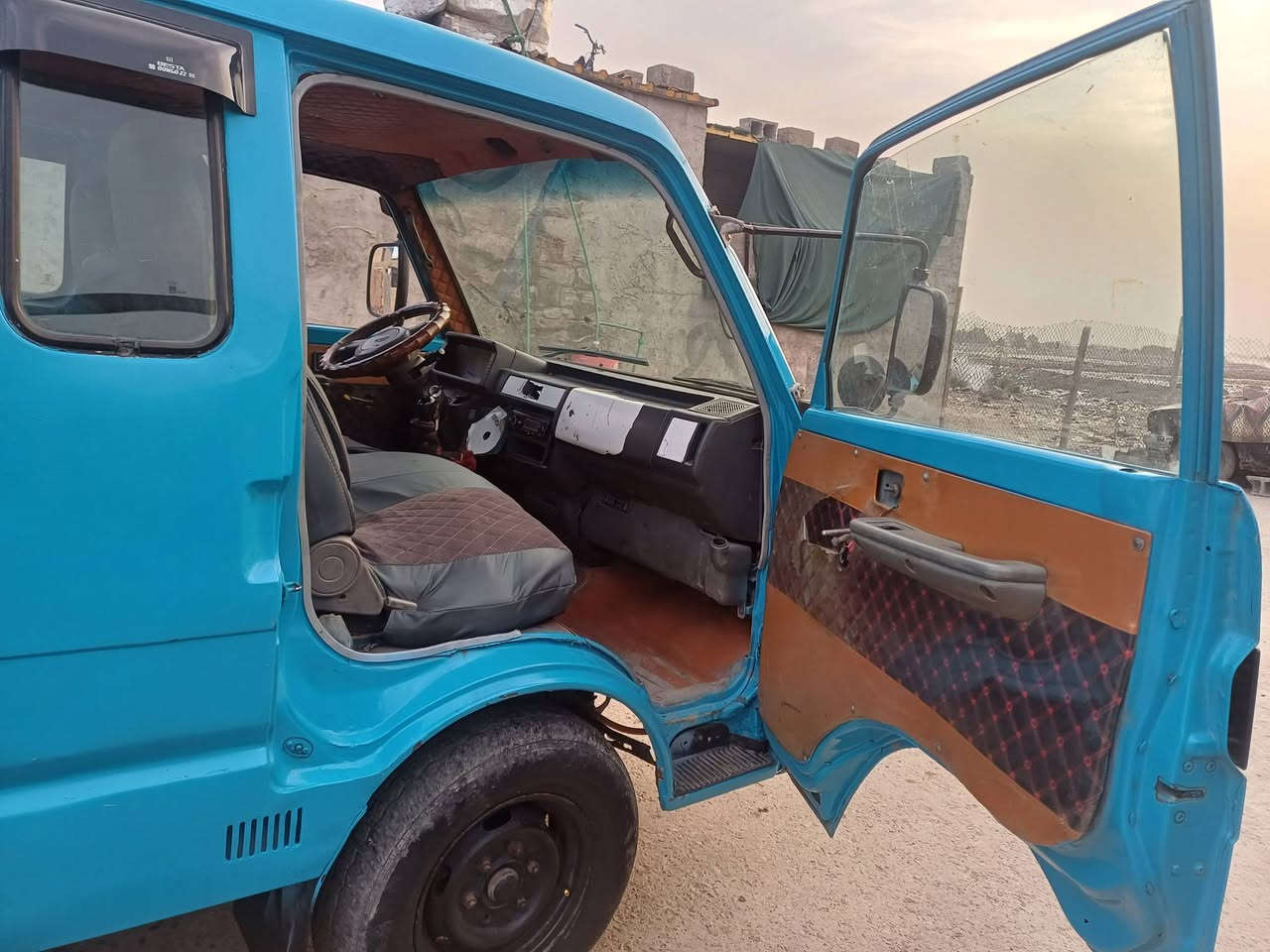 سلام عليكم كيا بنكو موديل 1996رقم ديالي مشروع وطني السيارة مكينة خير من اللة السعر 55 وبيها مجال الرقم ***********
