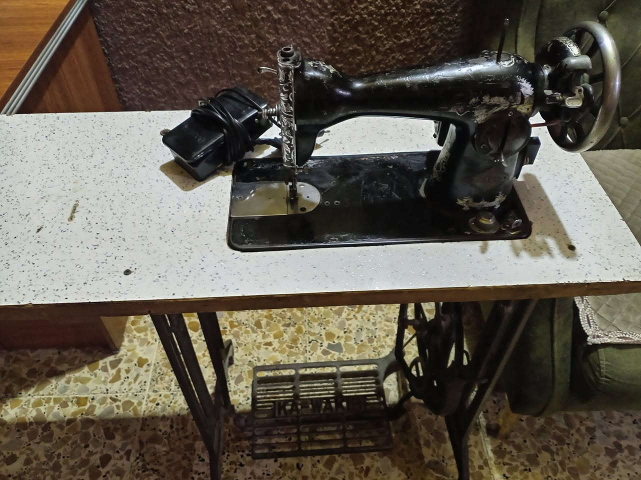 للبيع مكينه قديمه اصليه ديلوكس هيه والميز ٤٠ قفل شغاله شارع شنانه


**إذا كنت صاحب هذا الإعلان وتريد حذفه لأي سبب، رجاءا أرسل رسالة إلى الدعم الفني**