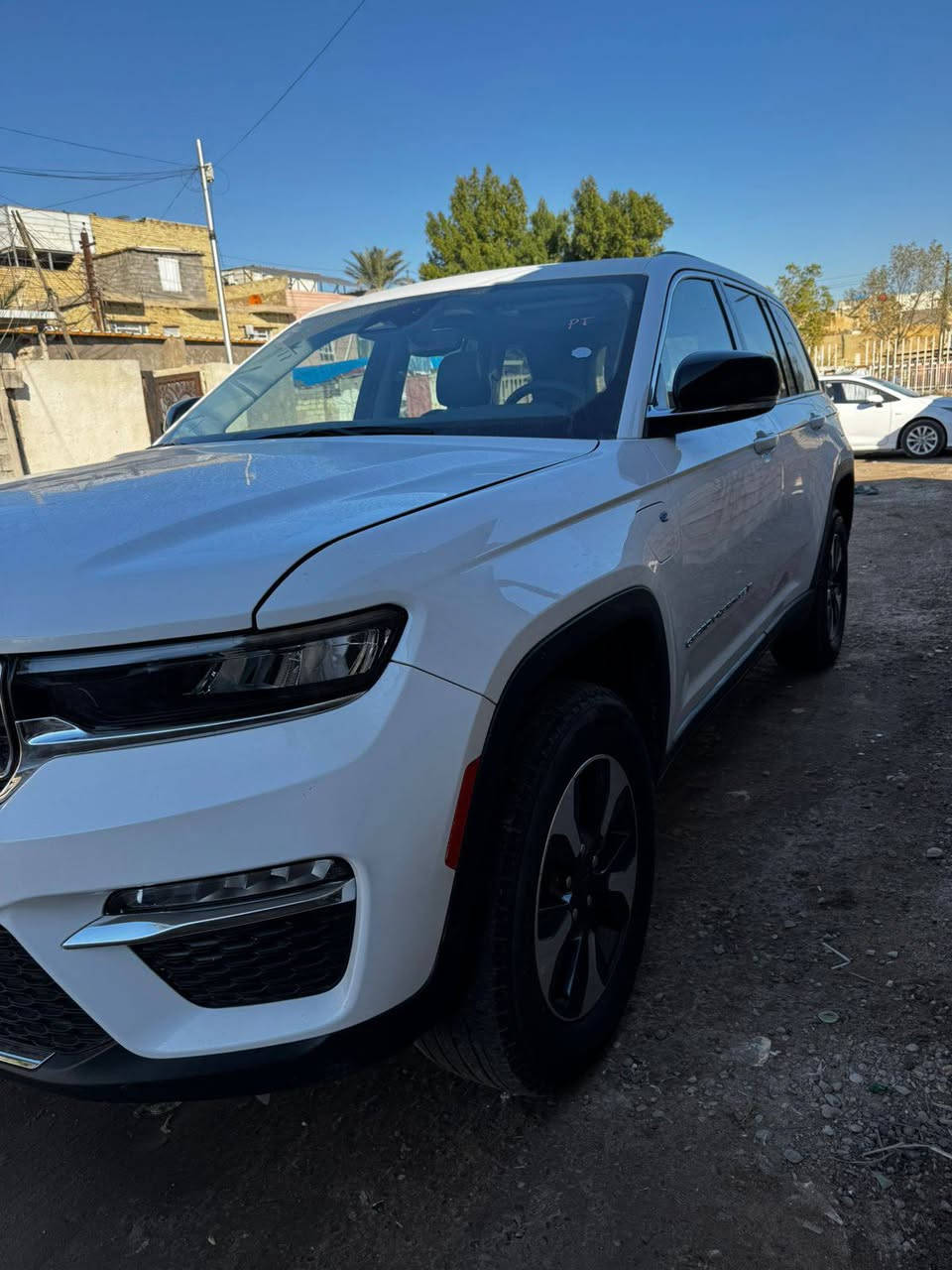 السلام عليكم جيب كراند شيروكي هايبرد 2024 مرقم بغداد الدولي بسمي
حجم المكينة : 2000 تيربو + هايبرد + شحن منزلي 
المواصفات:.
1. بصمه
2.شاشه كبيره
3.تشغيل عن بعد
4.رادارامامي+خلفي+جوانب
5. كشنات جلد
6. كشن السايق ميموري
7. كشنات كهرباء
8. صندوق كهرباء
9. حساسات خلفية
10.قطع تبريد
11. إشابر بالمري
12.السياره جديده كلش
13. رادارات 360
14. ثلاث وضعيات قيادة
15. بانوراما فتحتين
16. كير ماوس
17. نظام منحدرات
18. هيتـرات بالكشنات
19. ويل كب كروم
20. لايتات لد
21. بكلايت لد
22. كشافات
23. بصمة أبواب 
24.سايد بريك كهربائي
25. 3شاشات
السياره بدون تبديل بيه صبغ نص البنيد فقط بدون ايرباك 
مكان السياره بغداد الغزاليه
السعر 315 وبيه مجال بسيط
الاتصال على الرقم 
***********  ابو محمد
