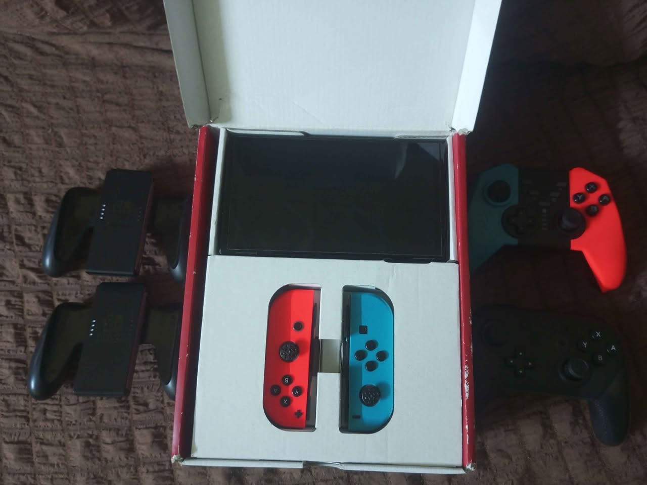 السلام عليكم نيتندو سويج اوليد نضافه 95 بلميه شخط مابي استعمال قليل هوه وكل ملحقاته الي بلصور رايده ب 350 وبي مجال قليل او مراوس شعندك نزل بغداد, العراق


**إذا كنت صاحب هذا الإعلان وتريد حذفه لأي سبب، رجاءا أرسل رسالة إلى الدعم الفني**