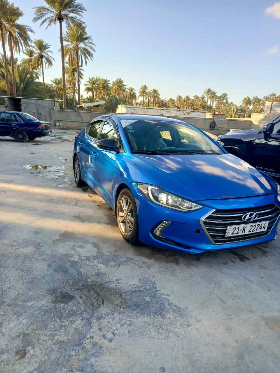 سلام عليكم
النتره مديل 18 رقم سليمانيه نكليزي 
بسم عربي بطوريج 
مكينه وكير جديد 
منضومه زنون عالي ناصي. كشافت ثلجي 
حداديه جديده تخم تاير جديد 
مواصفات السياره شاشه وكامره دواره 
تحكم جهتين 
حادث السياره 3  قطع بنيد وجاملغين الماميات 
تبريد تدفه شغال 
سياره جديده احله من الصوره 
مكان السياره كربلاء طوريج 
رقم الهاتف ***********
السعر 122 وبيه مجال حك الجيه 
بيع فقط بدون مراوس
