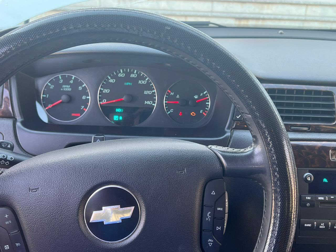 السلام عليكم. للبيع

امبالا 2012 

صدر جديد 

محرك جديد حجم محرك 3600

تخم تايرات جدد 

رقم انكليزي نينوى 

تبريد شغال 

شرط التحويل 

حادث امريكي جاملغين خلف سونار مطابق ويه صور 

مكان السيارة موصل 

السعر 113 وبيها مجال 

رقم هاتف ***********
