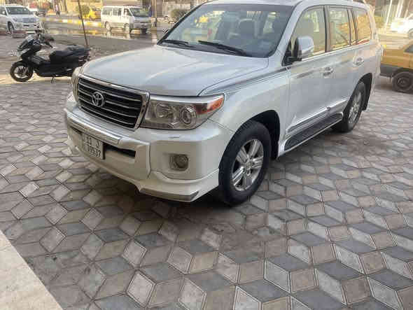 لاندكروز 12 صبغ 5 قطع اثر بطش بدون حادث  بدون صبغ داخل ماشيه 140 حقيقي محرك والكير مامفتوح السياره بريم باسمي سع185 قفل العنوان بغداد زعفرانيه ***********
