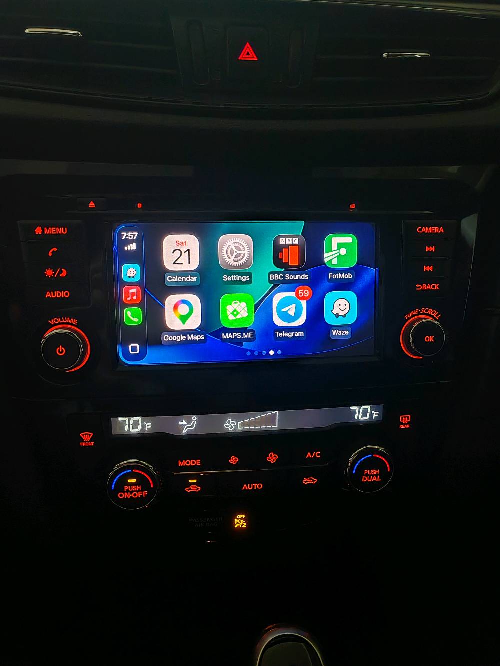 نيسان روج 2019 SV
ماشية 50،000 حقيقي

المكينة 4 سلندر 2500 دوش المرغوبة
 
الضرر بونيد مبدل + باب النفر الخلفي بيه شخط

شاصي و دواخل سليمة

ايرباك ستيرن مبدل اصلي 

المواصفات : 

بصمة + تشغيل عن بعد 

كرسي سائق كهربائي

شاشة بيها اندرويد اوتو وابل كار بلي 

 كاميرا خلفية 

تبريد شاشة

تدفئة مقاعد

رادار امامي وخلفي 

تحديد مسار 

نقطة عمياء 

قطعتين تبريد 

صندوق كهرب وبحركة القدم 

اشارة وهيتر بالمراية 

ليد نهاري + كشاف ضباب 

تحديد مسار + تحكمات ستيرن 

مثبت سرعة 

وضعيات قيادة سبورت + ايكو  + نورمال 

طخم تاير جديد

كوبون بانزين  
