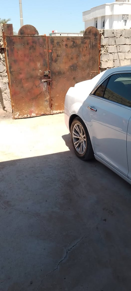 اوباما موديل 2013اصل وارد خليجي مكفوله من الضربه والكص والسرقه والانتربول محرك هيمي بيها كازكيت تسجيل جديد قرار 102مسقط الها سياره باقي دفع الكمرك ابيع واقع حال السياره بيها دحجه خفيفه بلبيبان كما موضح بالصوره السعر 110من الاخير بيع فقط ما اراوس مكاني بصره ابو الخصيب ***********واتساب او خاص
