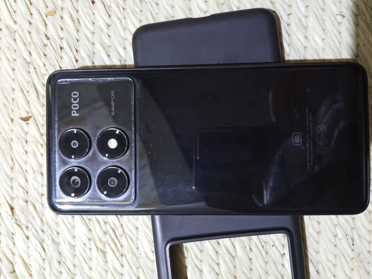 السلام عليكم بوكوPOCO X6 Pro 5G الذاكره512.بي شخوط به شاشه غراضه كلهن ويا السعر 325       ***********
