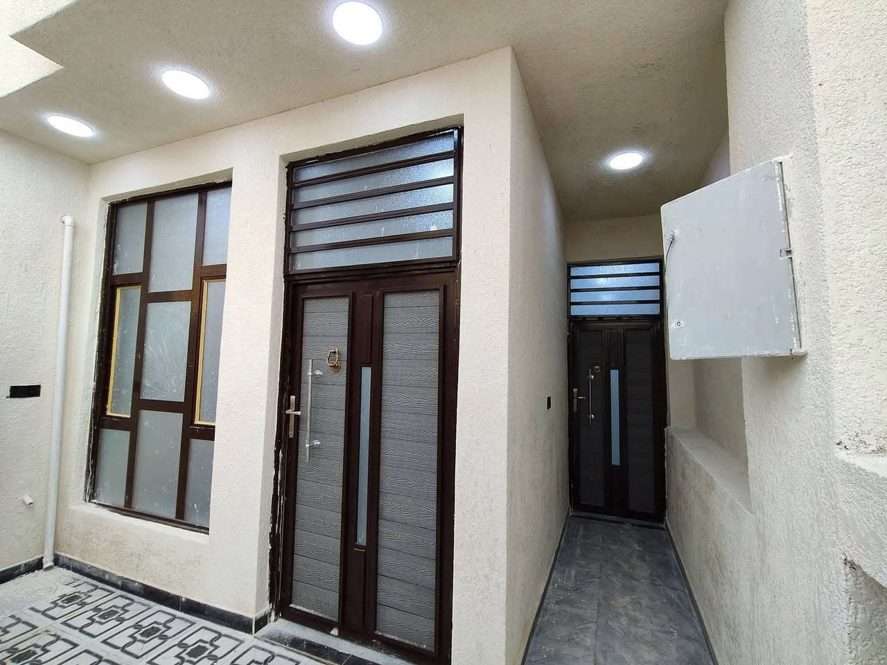 مشتمل للبيع طاب وزراعي سند 25 ورقم من قبل البلديه بناء حديث كود حي الحكيم نزلت كاله مساحه 100 متر طابوق يتكون من غرفه نوم مطبخ هول استقبال السعر المطلوب 39 وبيها مجال للشراي

الاستفسار مراجعه مكتب دلالية حسن البيضاني  رقم المكتب ،،،،***********
عنوان المكتب حي لحكيم قرب سيطرة القديمه للاعلان عن عقاراتكم  أو المراسلة على الصفحة أو إرسال 
العرض ع الواتساب  
ليس لنا الحق برفع سعر العقار أو خفضه عملنا يختصر على تقديم أفضل الخدمات العقاريه وترويج العقارات ونشرها ع مواقع التواصل الاجتماعي على حسابي الخاص على الفيس بك توجد مجموعة عقارات تجارية سكنية دوانم زراعية مستعدون بيع وشراء العقارات نستقبل كافة العروض الزراعيه والطابو في مدينة الكوت
رقم المكتب          حسن البيضاني.      ***********
