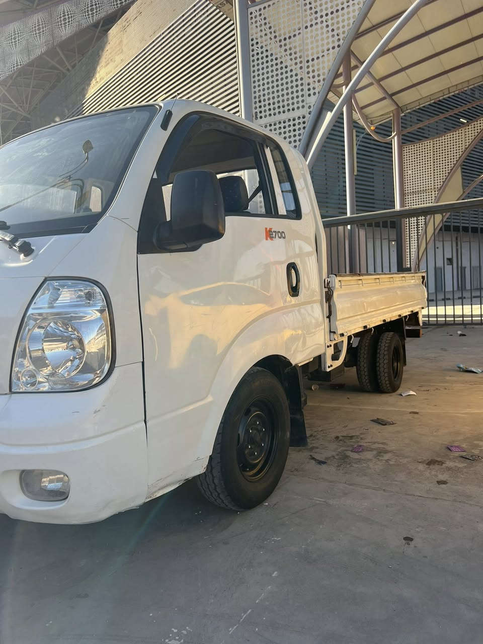 سلام عليكم كياه حمل رقم بغداد مكين كير اكسن شواصي صدر كمل سياره خير من الله مال جناي تريه وين ما يعجبك محرك2700 مانقصه شي سياره مكاني بغداد البلديات سعره 90 وهذ رقمي *********** وبيه مجال
