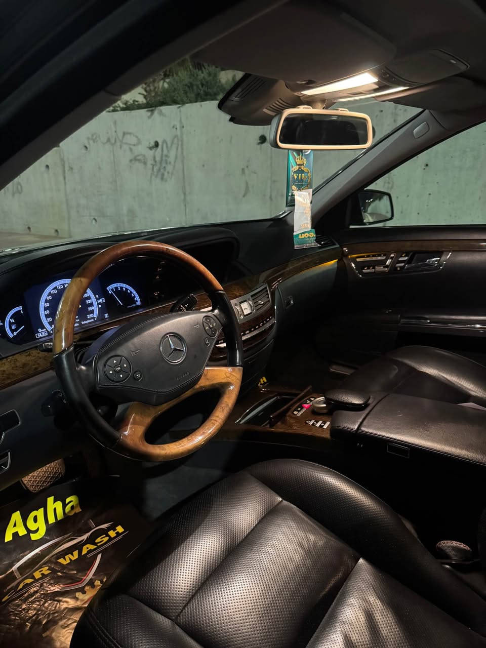 ‎للبيع⬇️
‎‏ ⭕️Mercedes Benz S350 ⭕️
‎(سيارة ضمان دولي بصمتين موجود)
‎موديل// ٢٠١٣
‎حجم محرك// ٦ سلندر (بنزين)
‎💰سعرر ٢٢٦ ورقة و مجال بسيط للشراي💰
‎❌ملاحظة//    بدون صبخ
‎ارباكات  سليم كلة💯

‎❌گير و محرك شرط مكفول💯
‎❌سيارة جاهز بدون اي نواقص شرط فحس هزة و سنوية جديد و كهربائياتها كلشي شغال💯

‎☎️للإستفسار اكثر
 ***********
‎مواصفاتها معروف ⬇️فولل ١/١
‎بانوراما
‎ناظور ليلي
‎ابواب شفط+ صندوق شفط
‎كشنات امامي و خلفي تدفئة و تبريد + كهربائي
‎بردات هلي و بيبان كهربائي
‎سيستم صوت Harman/kardon
‎كاميرة خلفي
‎رادار ٣٦٠ درجة (امامي خلفي و مراية)
‎حساسات امامي و خلفي
‎سيارة بس جكات يصعد و ينزل
‎بعد بي مواصفات هواية مامذكور..... السليمانية, العراق
