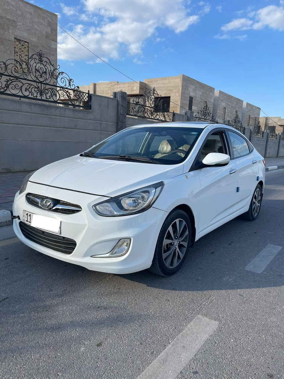 هونداي اكسنت ٢٠١٥ خليجي شركه العامه
فول فتحه ويل كب شاشه اشاير بــ مري 
ماشيه ٩١ كم مكينه ١٦٠٠ دوش
رقم بغداد تحويل ثاني يوم
كير مكينه حداديه تخم تاير كله جاهز 
بيه باب الخلفي كلير اثر شخوط  
وباقي كفاله من الضربه والصبغ
وباقي تفاصيل
***********
