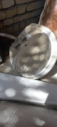 عندي غراض تانكي عدد ٣ ومغاسل عدد ٣ وسخان كلهن على الفحص والاصلي مكاني ...