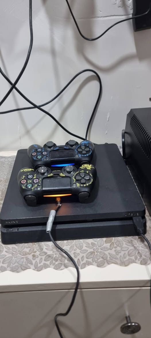 بلي فور مهكر _  الرام تيرة 
جوستكات عدد 2 اصليات مو تجاري 
مع يو بي اس ***********
