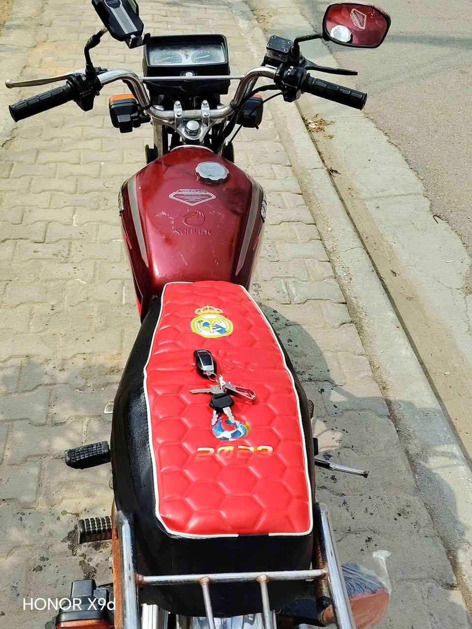 السلام عليكم سيفان للبيع موديل 21 اوراق اصولي سعرها شغاله ما بيها نقص حبايه 400 وبيها مجال مكاني المحموديه اللطيفيه*********** تشغيل عن بعد
