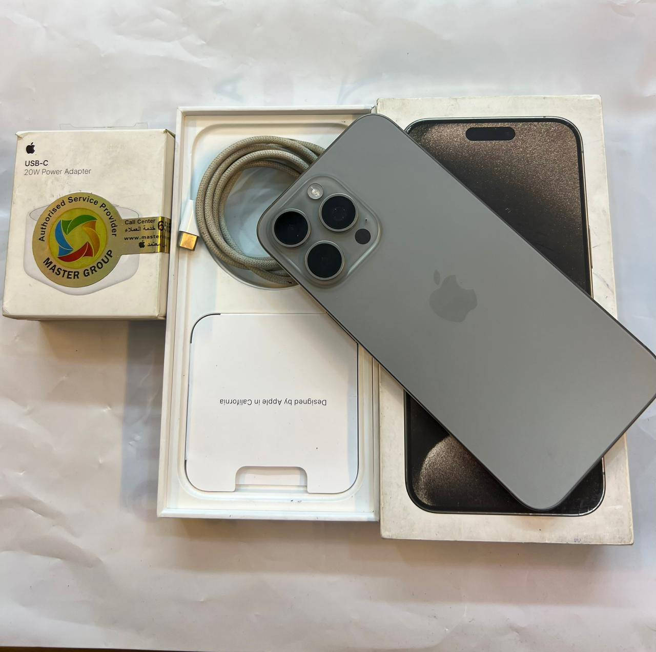 ايفون 15 برو ماكس
ذاكرة 512
بطارية 89‎%‎‎
نضافة 100‎%‎
كامل ملحقات الاصلية شركة ماستر شرق اوسط 
الاصلي وبيه ضمان 
استخدام قليل 
السعر مناسب 
***********
العنوان القطاع شارع السوك مجاور عوينات الكرار 
مركز الشمس
