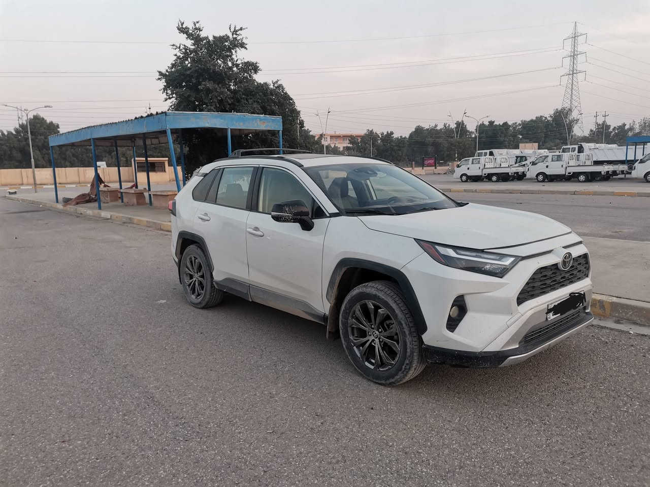 اذا تحب تعرض سيارتك يمنه اتواصل عل خاص
للبيع او مراوس تويوتا راف فور موديل 2022  هايبرد ماشيه 36 الف رقم السلمانيه شرط التحويل  كير مكيته بطاريات كهربائيات شواصي كله مكفول 
فول مواصفات XLE 
فتحتة صقف رادارات تدفئة مقاعد
السياره مصبوغه حزام وبراد بالقماره 
السعر 162 ورقه  غير متواجد عل فيس للتواصل اتصال او واتساب :***********
