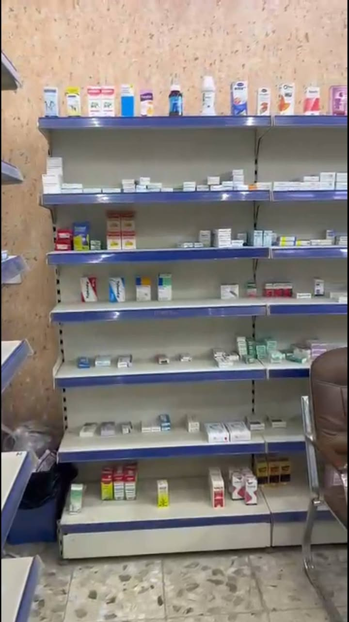 رفوف استاند ابو الضهر سعودي ثقيل اخوالجديد سعر المتر٨٥ العدد ٢٠ متر تقريبا العنوان نجف حي المكرمة شارع الطاقه ***********
