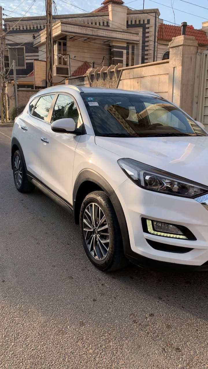 للبيع توسان موديل 2020 خليجيه      سنويه بأسمي ماشيه 67 الف رقم بغداد شركه الكاصد فول عدى البنراما  سياره كلش جديده كفاله سعر البيع 198$ بغداد حي الحسين قرب من حي جهاد ***********
