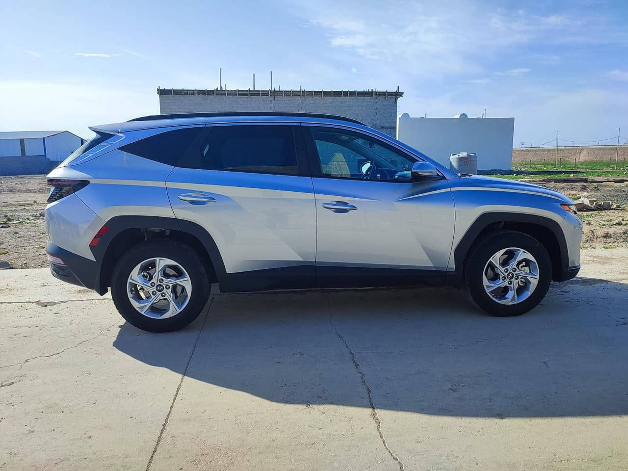 للبيع هونداي توسان موديل 2023 
فول مواصفات معدا فتحه ماشي 24الف
سعر 183 ورقه.  ***********
كلش نضيف كلين بدون قطره صبغ 
بدون تبديل بدون ايرباك ضرر فقط دعاميه.  موجود رقم شاصي مع صور 
بدون رقم كاتي يترقم محافظات شيمالي اربيل سليمانيه دهوك 
عنوان كركوك شراع معارض 
*********** كركوك, العراق
