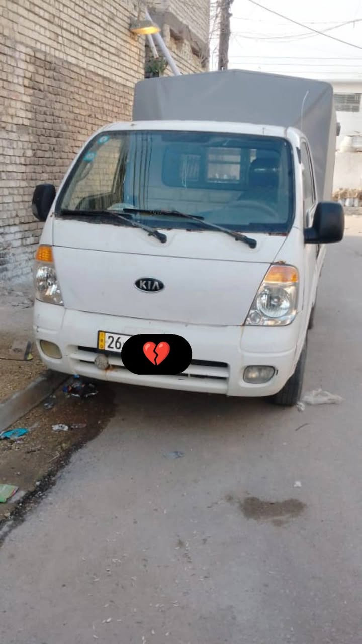 السلام عليكم شباب كية حمل نوع بنكو مديل ٢٠٠٤ سيارة رقم انكليزي جديد دوشمة جديدة جادر جديد سيارة مال بيت اللة شاهد سنوية جديدة صار شهر من حولتها باتري جديد بنزلت جديد بك لايت حديد دعامية جديدة والله السيارة مصروف عليها ترأي وين ميعجبك سبير جدد السيارة سعرها ٧٨ وبيها مجال الطيبين ***********
