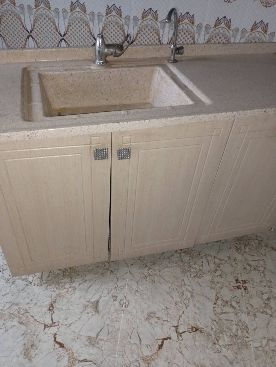 سلام عليكم سنك مواعين و غساله مواعين اللبيع شراي ايتصل هاذا رقمي
***********
