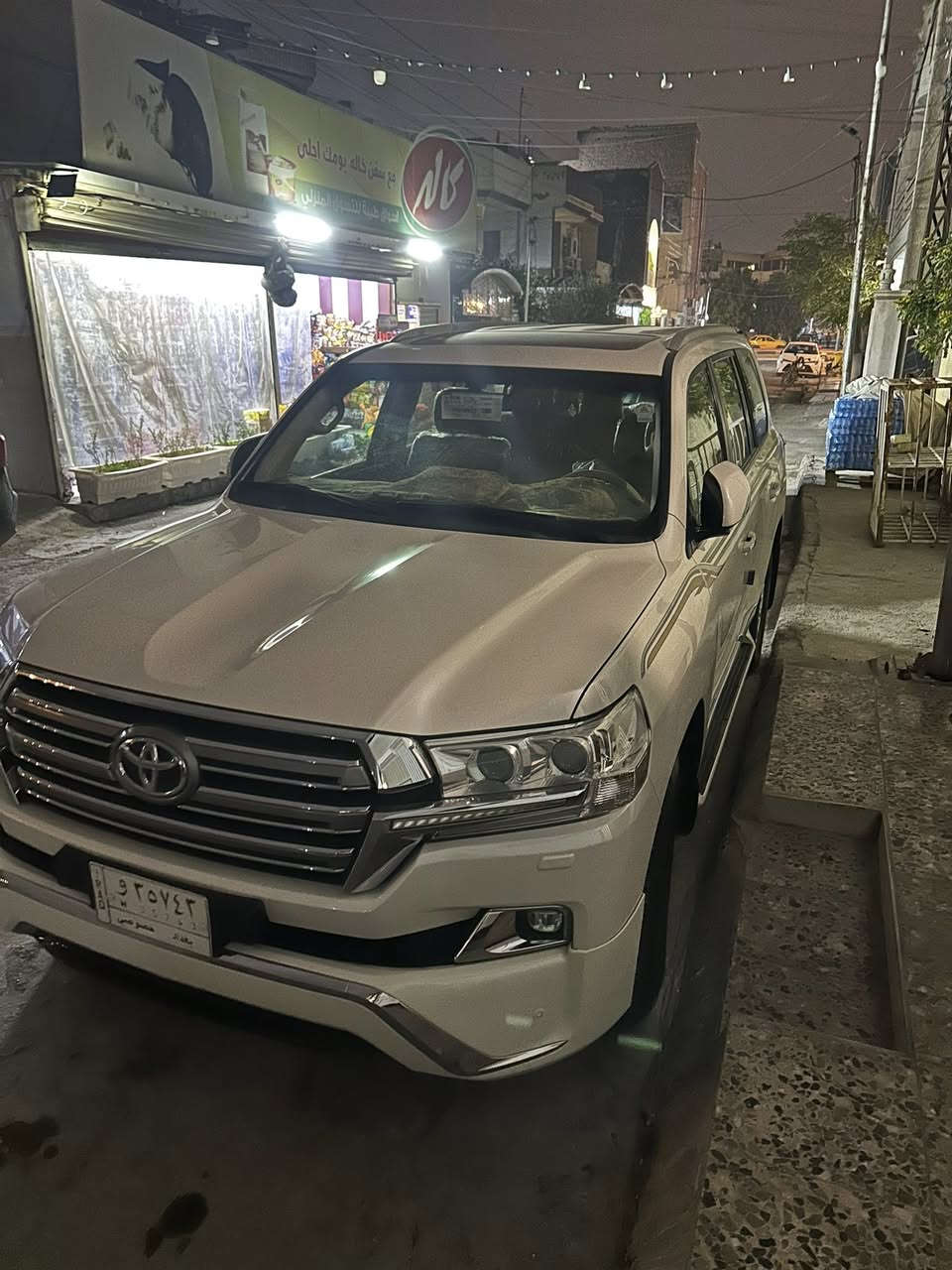 سلام عليكم لاندكروز موديل 2018 بريم فول مواصفات خليجية مكفولة ماشية 1000 السعر 510 العنوان بغداد البنوك ***********
