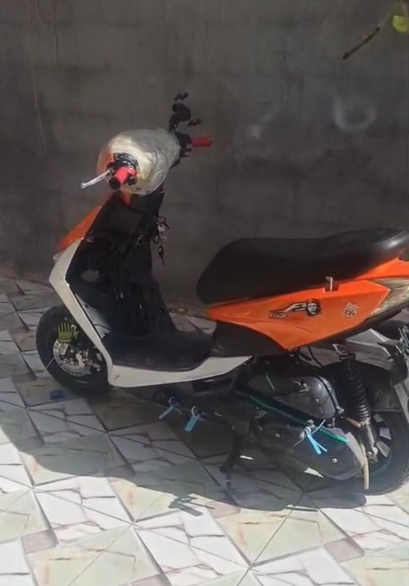 دراجة للبيع ايف اس نضيفة مابيها نقص محرك مامفتوح نقصها بس كافر داخلي فقط سعرها 325بيها مجال مكان جلولاء رقم صاحب دراجة ***********
