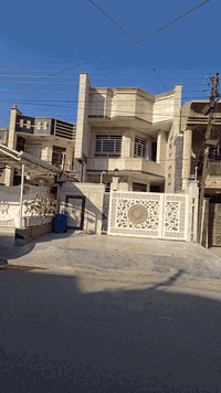 للبيع في السيدية على شارع 15م  مساحة 150م  واجهة6م المحتوى 5غرف نوم  و...