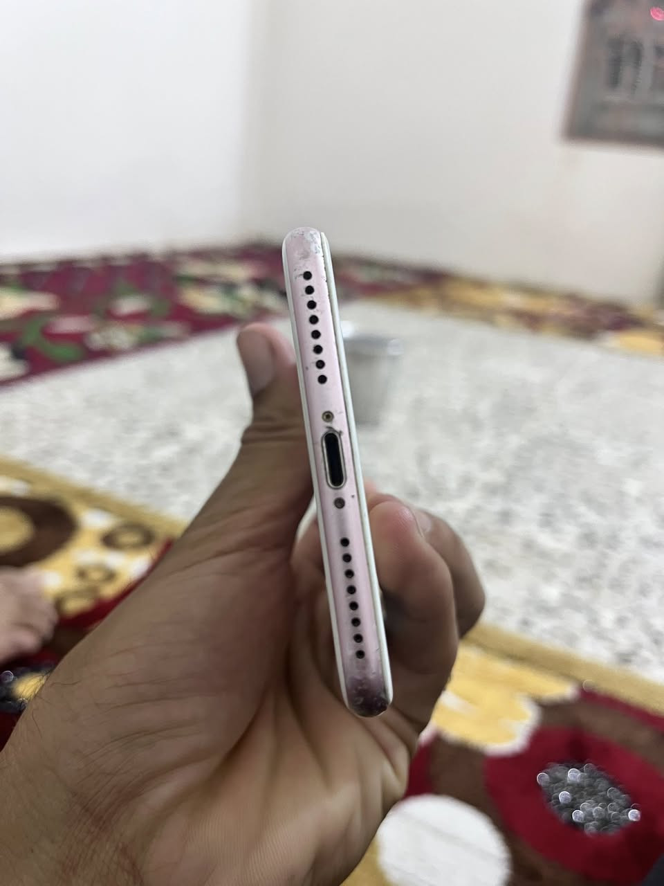 السلام عليكم من رخصت الادمن سفن بلاص مبدل شاشه وبصمه مبدله شغاله مابيها اي مشكله ذ 128 ب 92  كامرت جهاز تهتز وحدها  مابي اي مشكله نت مخابره شغال طبيعي  *********** مكاني حله
