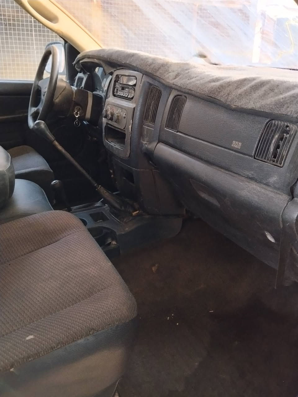 السلام عليكم رام 2006 مكينه كاز 6 سلندر كمنز 102 سياره گير عادي بلادي دبل تاير خلفي سياره جاهزه كهربائيات فقط السعر 43 مكاني ناصريه مركز *********** وبي واتساب
