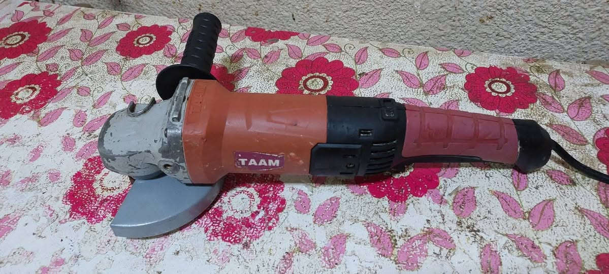 مجموعة غراض  المكان النجف تفاصيل على الخاص او الاتصال على الرقم ***********
