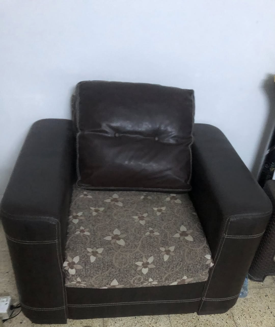 للبيع طخم يصبح سرير ومخزن نظافة فول


**إذا كنت صاحب هذا الإعلان وتريد حذفه لأي سبب، رجاءا أرسل رسالة إلى الدعم الفني**