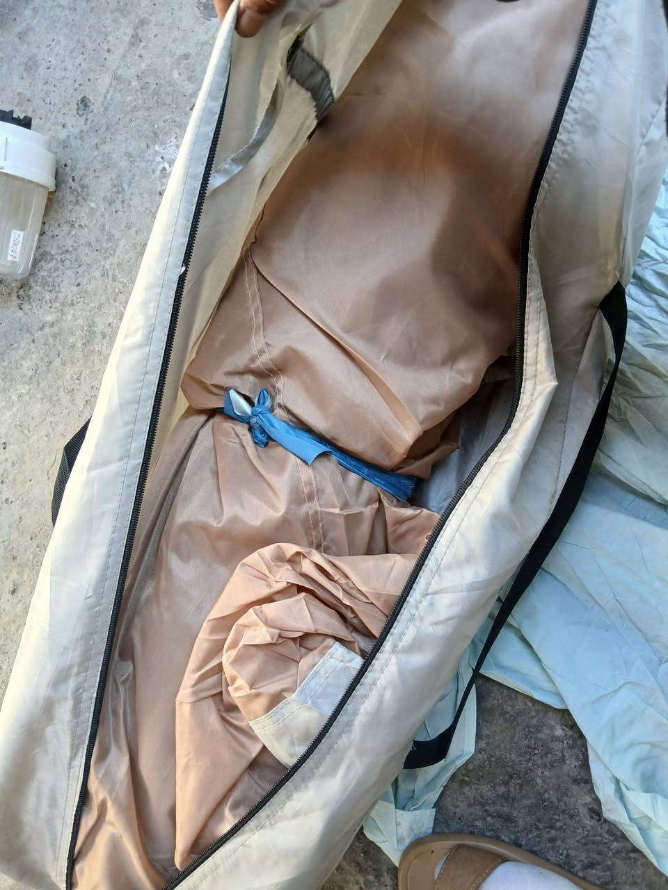 السلام عليكم
خيمة   مال سياحة جبيرة  تقريبا العرض ٣ متر ورتفاع ٢ متر 
بعدهة جديدة 
السعر ٧٥  الف 
مكاني بغداد 
***********
