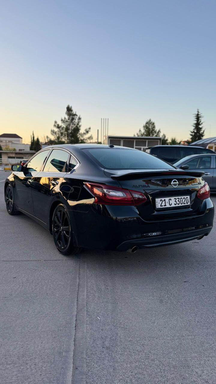 Nissan altima 2018 SR
سپيشةل فول فول midnait
بةس سلايت نية
شاشة گةورة رادار بةسمة شةغال
كوشن كارةباى هيتةر كوشن جلد 
ويل رةش بةكلايت بلاك توپ بيلادى

تةنها بونيت بة بيلاد گوراية بة شةرتى ژورةوةى نةبيت
ارباگ بةس سوكان سيستةمة

سةنةوى نويية بةناوى خومة
گير و مةكينة هةمووى بةشةرت

نرخى 120 مةجاليكى زور كةم 
ناونيشان هةولير
***********
*********** أربيل, العراق
